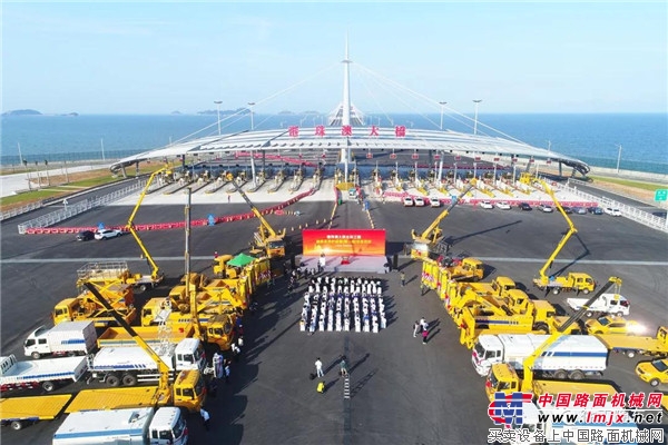 點開(kāi)讓你(nǐ)了(le)解徐工(gōng)随車(chē)自(zì)主研發"神器(qì)”——防撞緩沖車(chē)